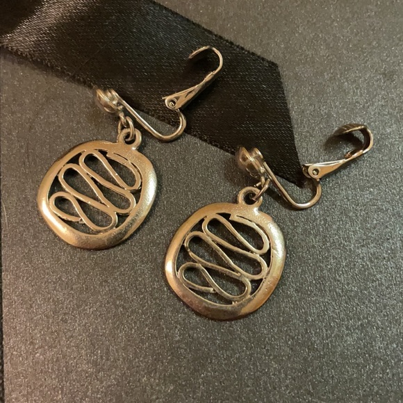 Silver tone Clip-on Earrings - Picture 3 of 4